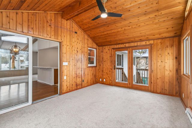 6616 Hillsboro Avenue N, Brooklyn Park, MN 55428