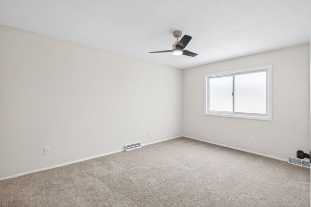 6616 Hillsboro Avenue N, Brooklyn Park, MN 55428