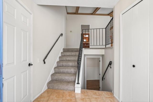 6616 Hillsboro Avenue N, Brooklyn Park, MN 55428