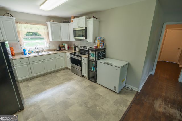 6233 Castlewood Drive, Morrow, GA 30260