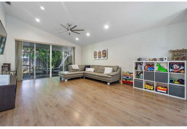 6165 NW 77th Place, Parkland, FL 33067