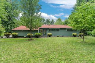 7 Moss Lane, Amherst, MA 01002