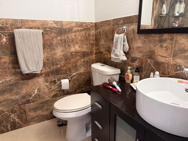 2430 SW 22nd Ter, Miami, FL 33145