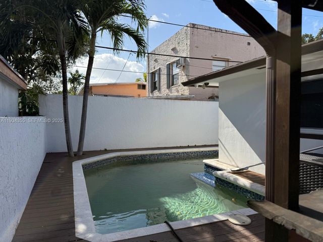 2430 SW 22nd Ter, Miami, FL 33145