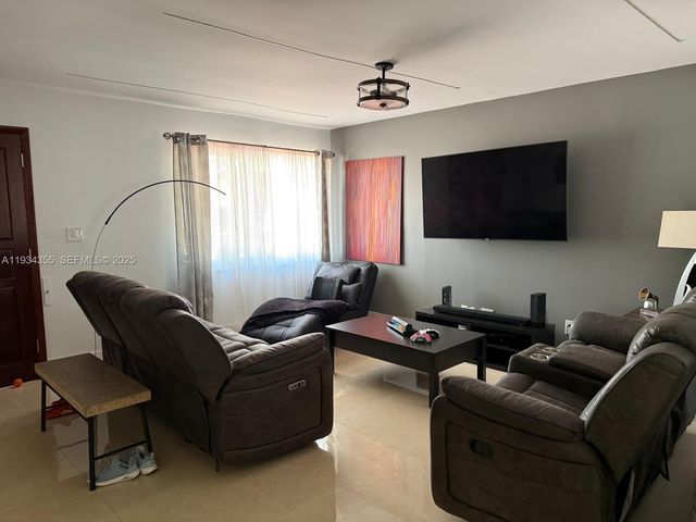 2430 SW 22nd Ter, Miami, FL 33145