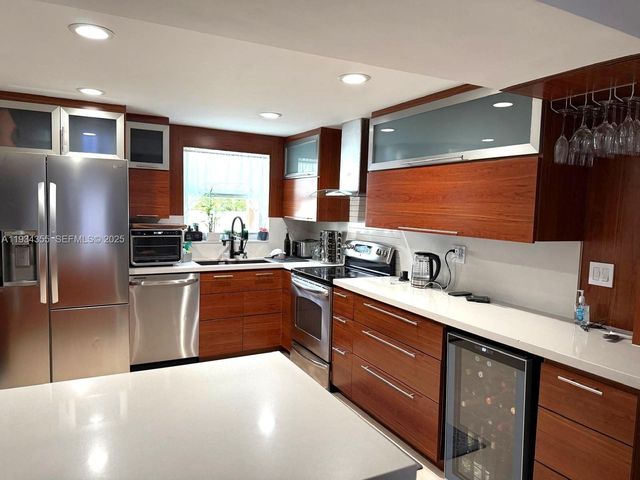 2430 SW 22nd Ter, Miami, FL 33145