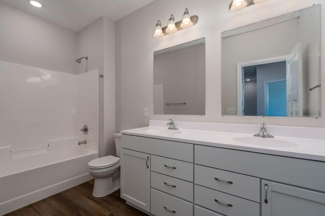 3123 Noble Drive, Mankato, MN 56001