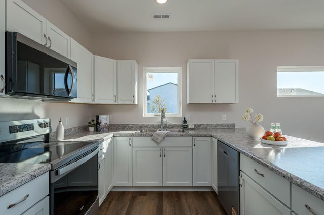 3123 Noble Drive, Mankato, MN 56001