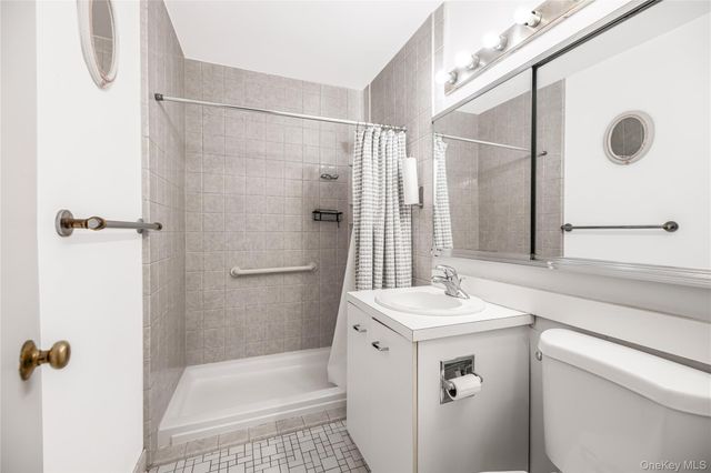 505 Central Avenue 104, White Plains, NY 10606