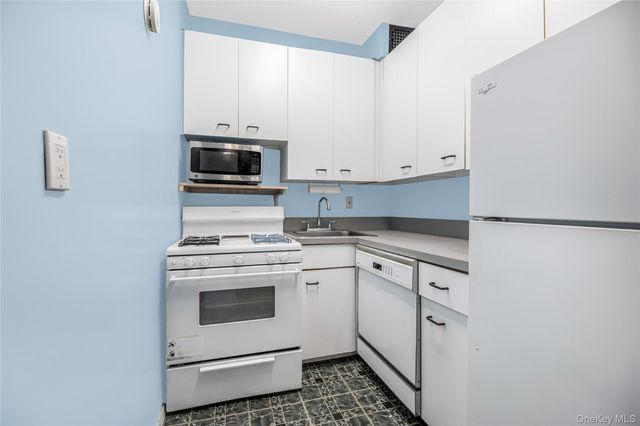 505 Central Avenue 104, White Plains, NY 10606