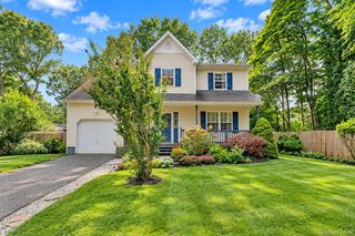 22 Logan Place, Mastic, NY 11950