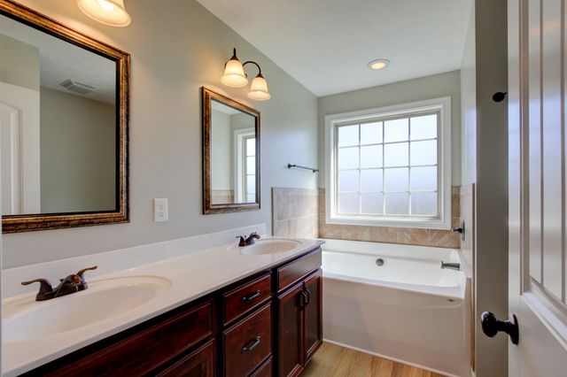 3661 Fox Tail Dr, Clarksville, TN 37040