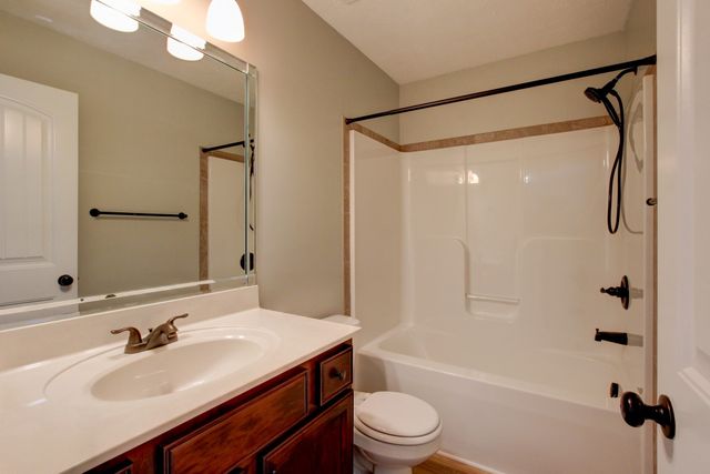 3661 Fox Tail Dr, Clarksville, TN 37040