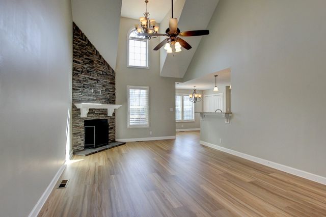 3661 Fox Tail Dr, Clarksville, TN 37040