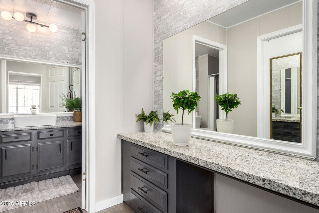 Image 13 of property listing at 2650 W UNION HILLS Drive 98, Phoenix, AZ 85027