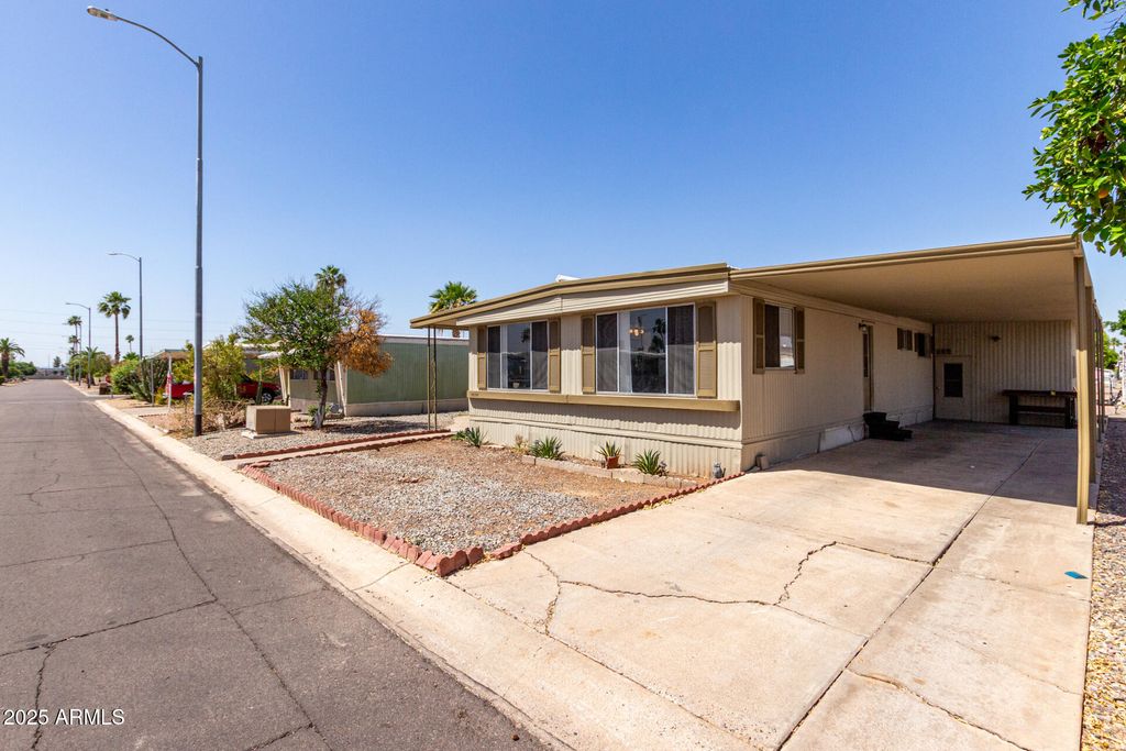 Image 26 of property listing at 2650 W UNION HILLS Drive 98, Phoenix, AZ 85027