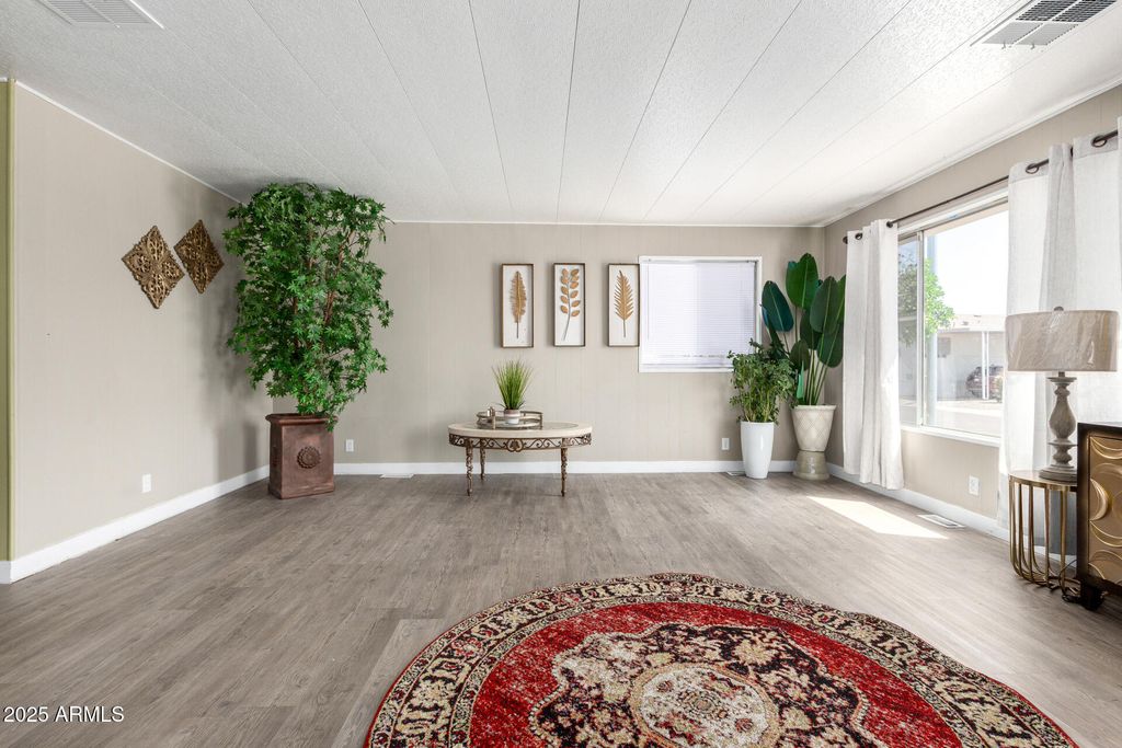 Image 3 of property listing at 2650 W UNION HILLS Drive 98, Phoenix, AZ 85027