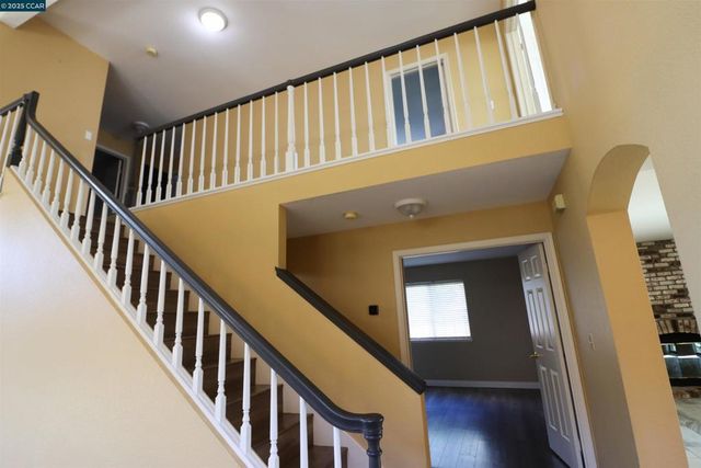 4632 Country Hills Dr, Antioch, CA 94531