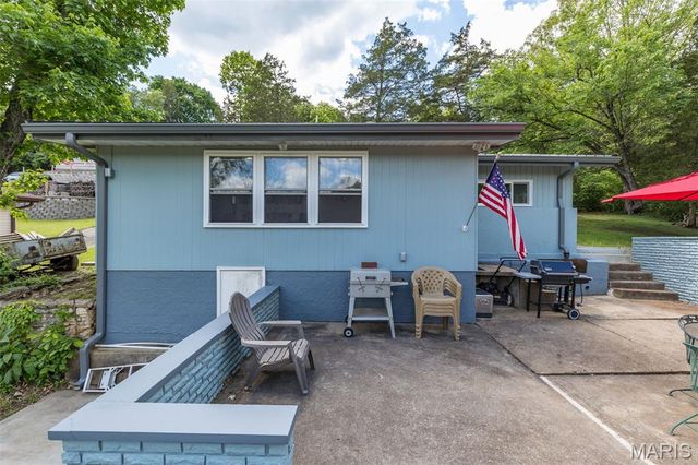 196 North Lake Drive, Hillsboro, MO 63050