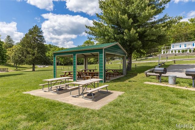196 North Lake Drive, Hillsboro, MO 63050