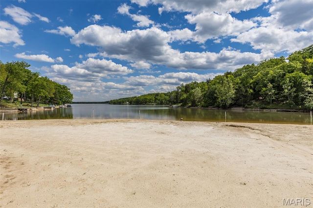 196 North Lake Drive, Hillsboro, MO 63050