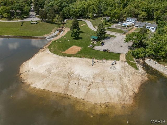 196 North Lake Drive, Hillsboro, MO 63050