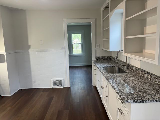 440 N FERN, Wichita, KS 67203