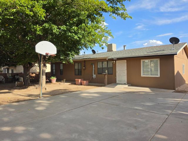 5512 Cleo Road SW, Albuquerque, NM 87121