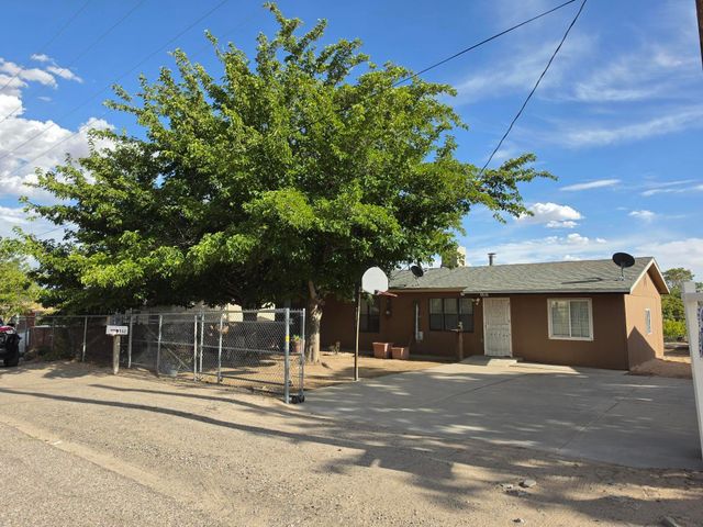 5512 Cleo Road SW, Albuquerque, NM 87121