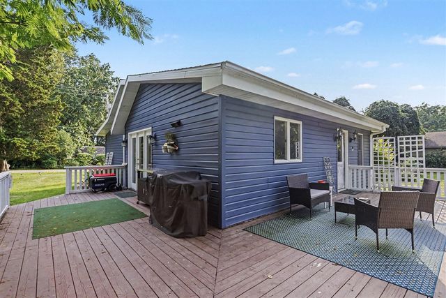 1114 Bell Avenue, New Buffalo, MI 49117