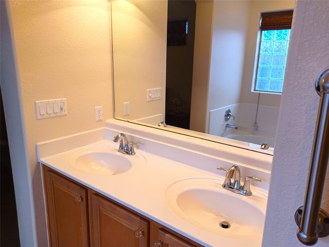 4225 Entrada Sonata, Santa Fe, NM 87507
