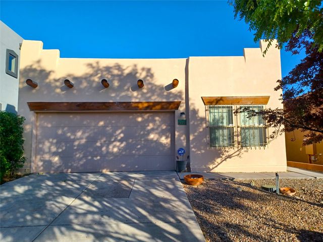 4225 Entrada Sonata, Santa Fe, NM 87507