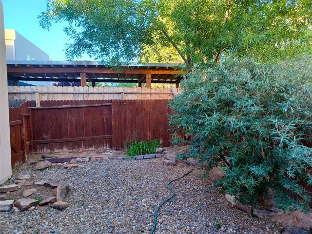 4225 Entrada Sonata, Santa Fe, NM 87507