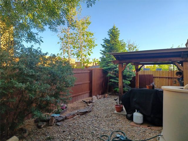 4225 Entrada Sonata, Santa Fe, NM 87507