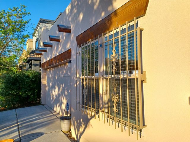 4225 Entrada Sonata, Santa Fe, NM 87507