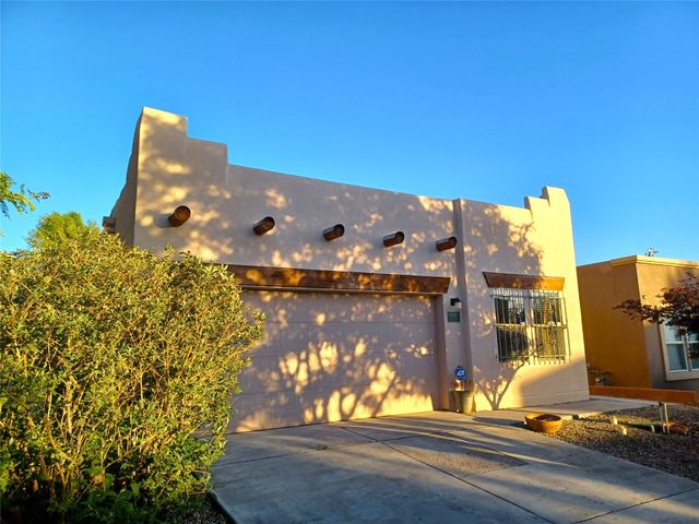 4225 Entrada Sonata, Santa Fe, NM 87507