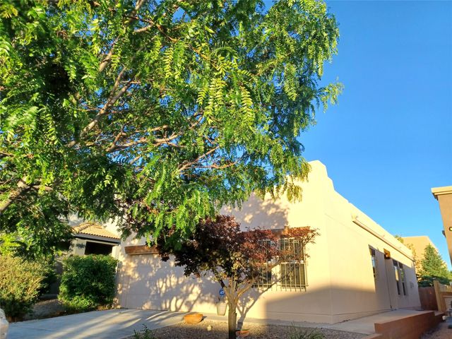 4225 Entrada Sonata, Santa Fe, NM 87507