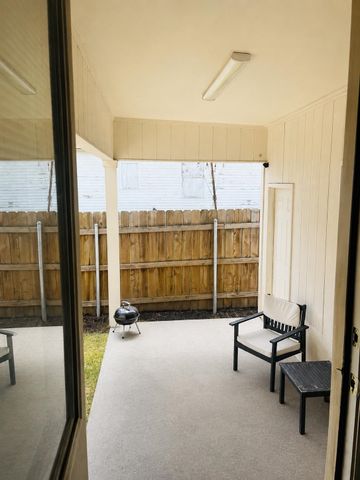 537 Oak St, Marrero, LA 70072