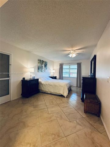 1252 W Club Dr W D, Delray Beach, FL 33445