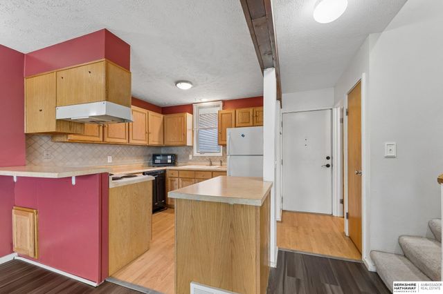 10836 Seward Street, Omaha, NE 68154