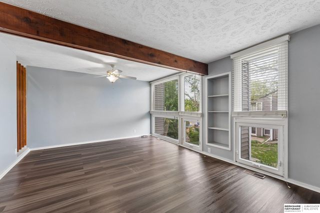10836 Seward Street, Omaha, NE 68154
