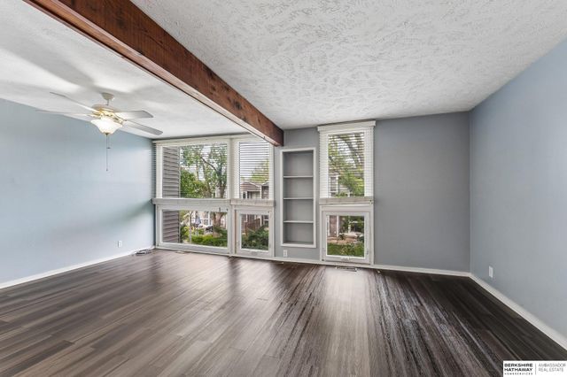 10836 Seward Street, Omaha, NE 68154