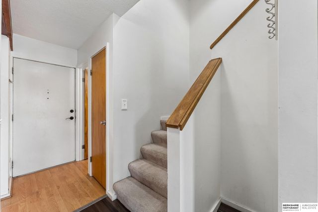 10836 Seward Street, Omaha, NE 68154