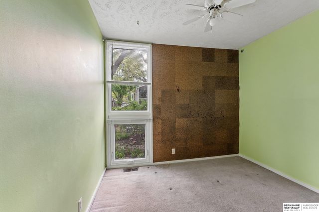 10836 Seward Street, Omaha, NE 68154
