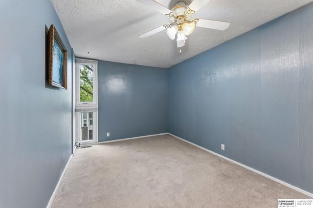 10836 Seward Street, Omaha, NE 68154