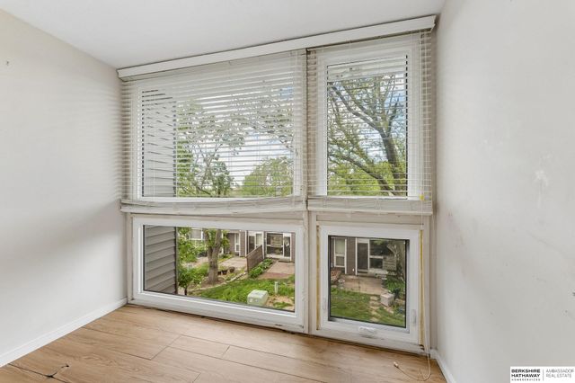10836 Seward Street, Omaha, NE 68154