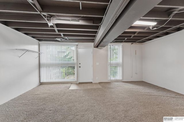 10836 Seward Street, Omaha, NE 68154