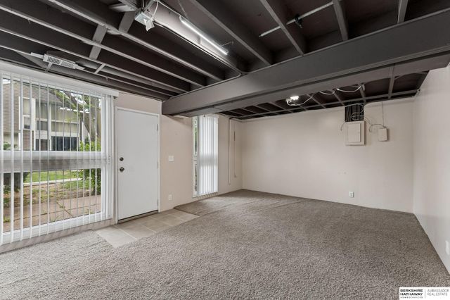10836 Seward Street, Omaha, NE 68154
