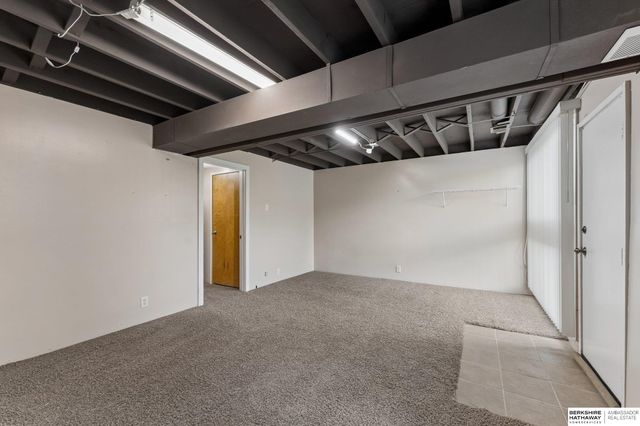 10836 Seward Street, Omaha, NE 68154