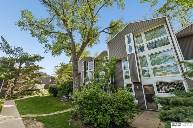 10836 Seward Street, Omaha, NE 68154
